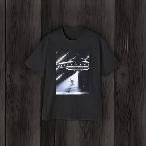 Taylor Swift’s Alien Abduction T-Shirt