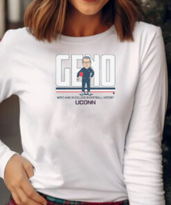 Geno Auriemma Wins Record T-Shirt 20242