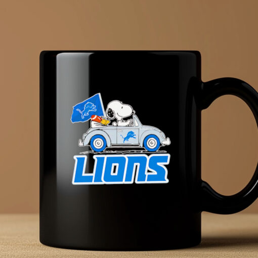 Snoopy and Woodstock driving car Detroit Lions Mug 20243