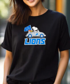 Snoopy and Woodstock driving car Detroit Lions T-Shirt 2024