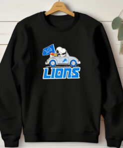 Snoopy and Woodstock driving car Detroit Lions T-Shirt 20241