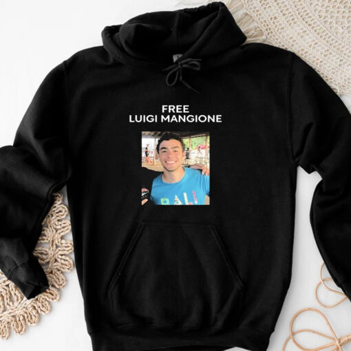 Free Luigi Mangione Face T-shirt3