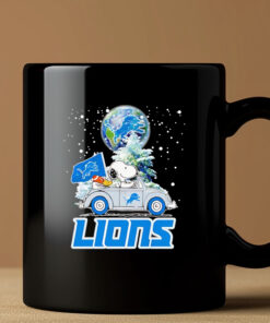 Snoopy driving car snow Detroit Lions Mug 20243