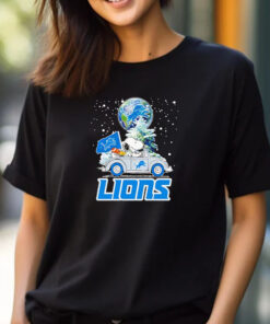 Snoopy driving car snow Detroit Lions T-shirt 2024