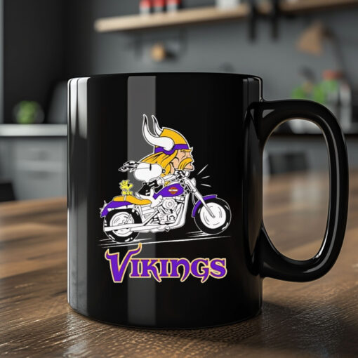 Snoopy riding motorcycle Minnesota Vikings Mug 20242