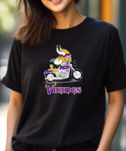 Snoopy riding motorcycle Minnesota Vikings T-shirt 2024