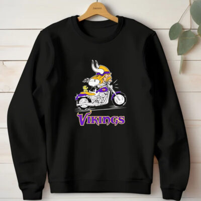 Snoopy riding motorcycle Minnesota Vikings T-shirt 20241